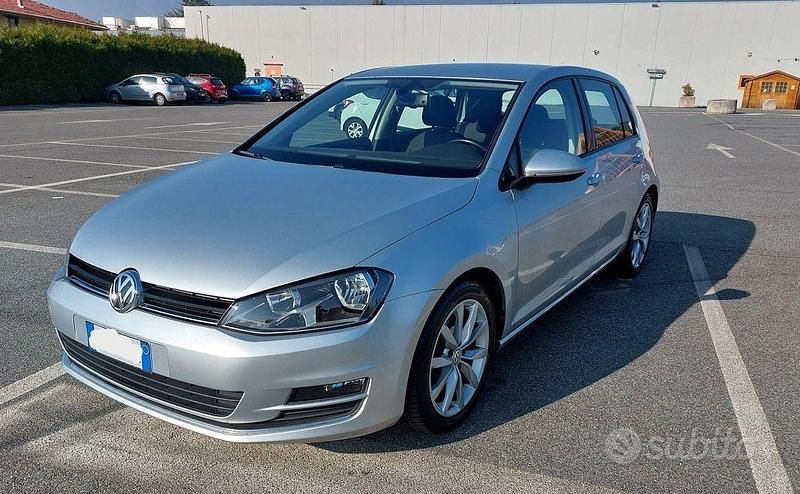 Usata VW Golf VII Highline 105 CV (77 kW) 2014 Grigio Utilitaria