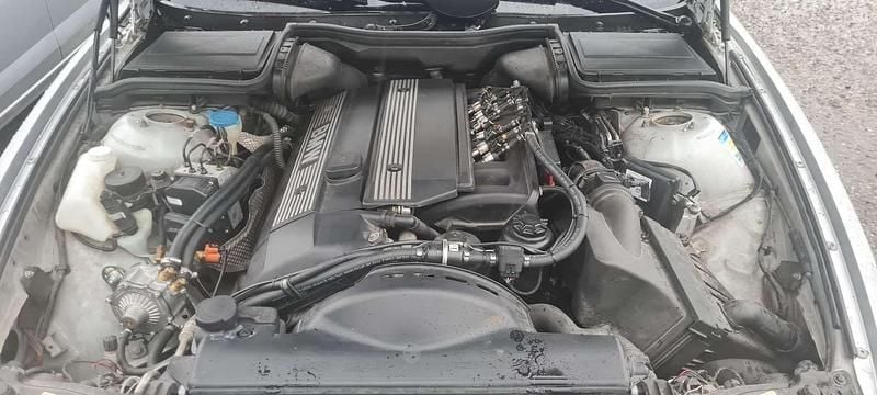 Usata BMW 520 M Performance 150 CV (110 kW) 1999 Grigio Berlina