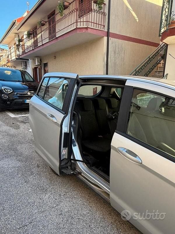 Usata Ford B-MAX Titanium 95 CV (69 kW) 2014 Grigio Monovolume