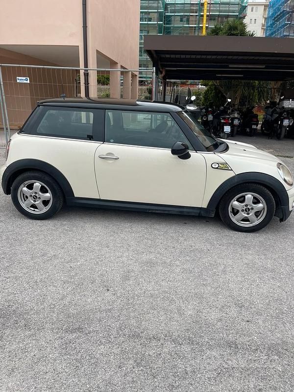 Begagnad Mini ONE 75 HK (55 kW) 2010 Vit Halvkombi