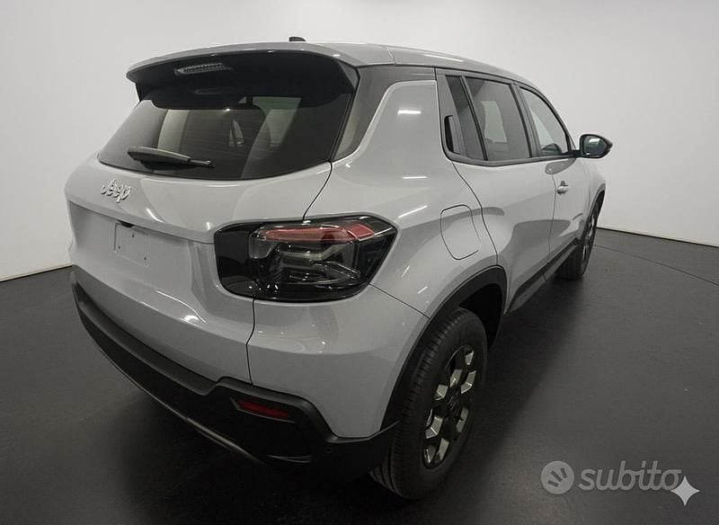 Nuova Jeep Avenger Longitude 100 CV (73 kW) 2025 Grigio SUV