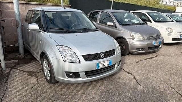 Grigio Usata 2009 Suzuki Swift GL Due volumi | 2350 € (Ottimo prezzo) - Immagine 1/4