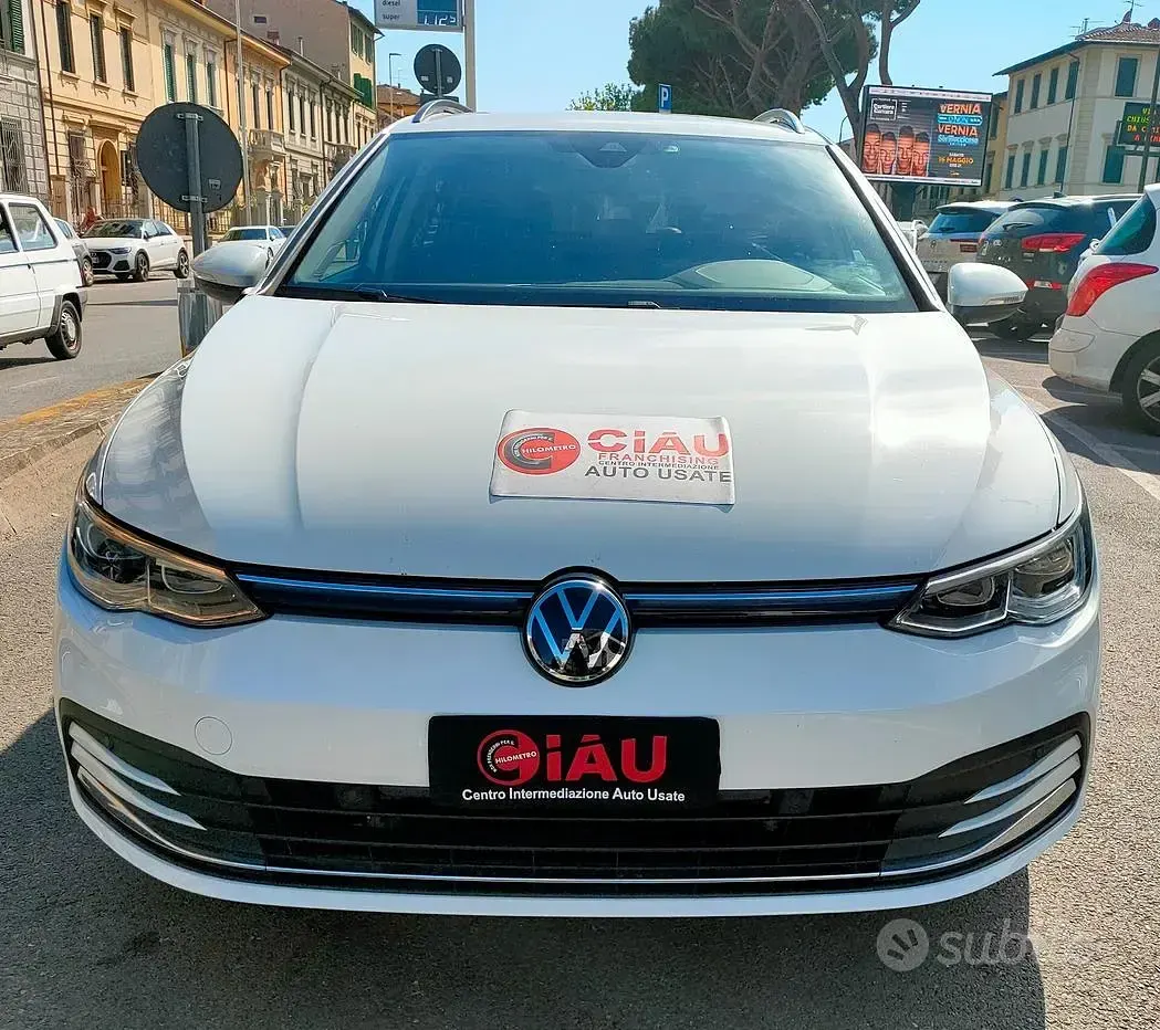 Usata VW Golf VIII Style 131 CV (96 kW) 2021 Bianco Station wagon