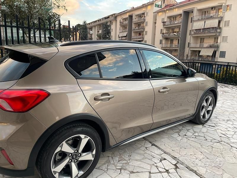 Usata Ford Focus Active 120 CV (88 kW) 2019 Grigio Berlina