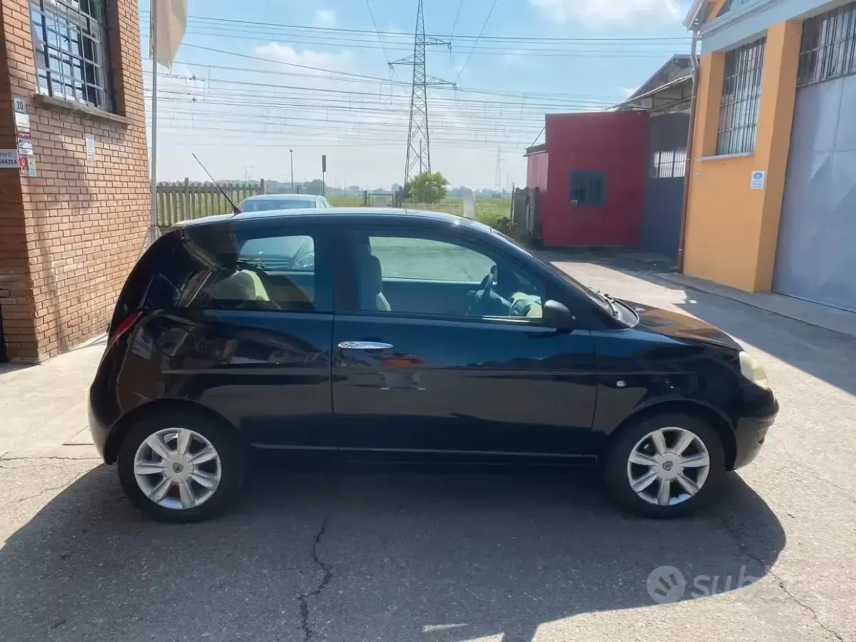 Usata Lancia Ypsilon 80 CV (58 kW) 2006 Nero Utilitaria