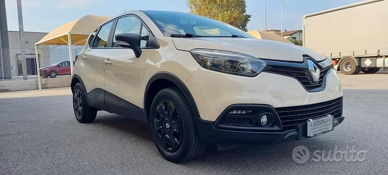Usata Renault Captur Techno 90 CV (66 kW) 2015 Beige SUV