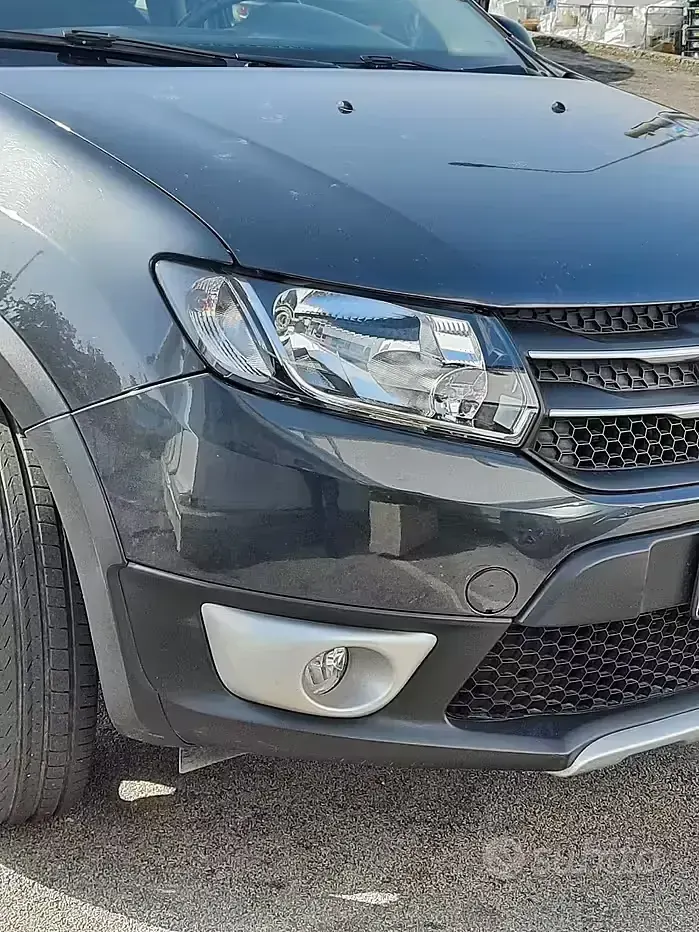 Usata Dacia Sandero Stepway 90 CV (66 kW) 2016 Grigio Berlina