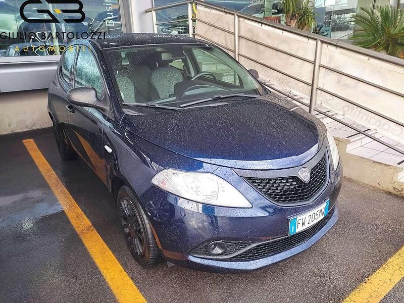 Blu Usata 2019 Lancia Ypsilon S Due volumi | 10.500 € (Buon prezzo) - Immagine 1/4