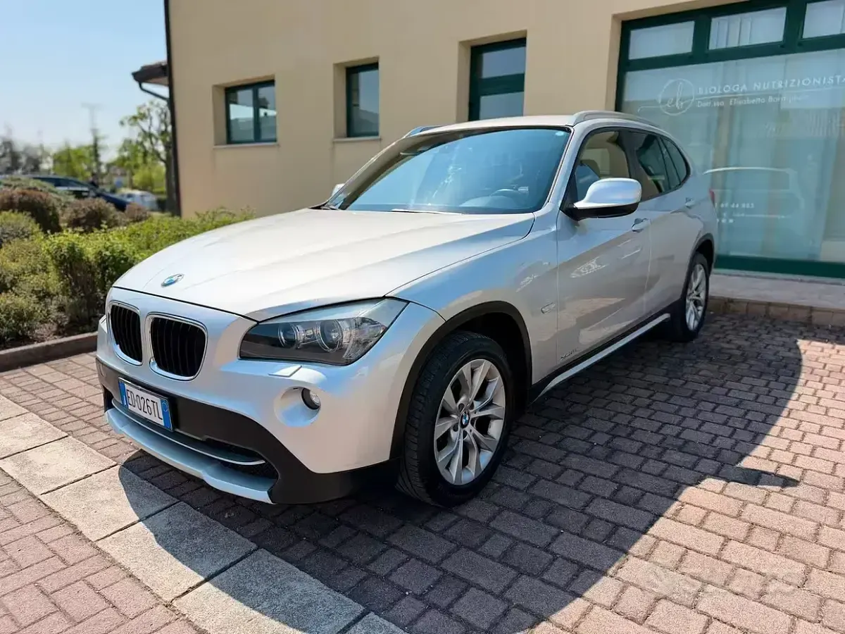 Usata BMW X1 177 CV (130 kW) 2010 Grigio SUV