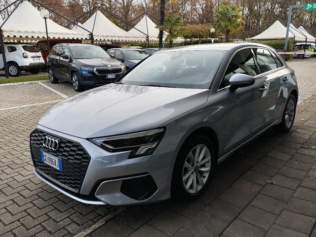 Usata Audi A3 Advanced 150 CV (110 kW) 2020 Argento Berlina