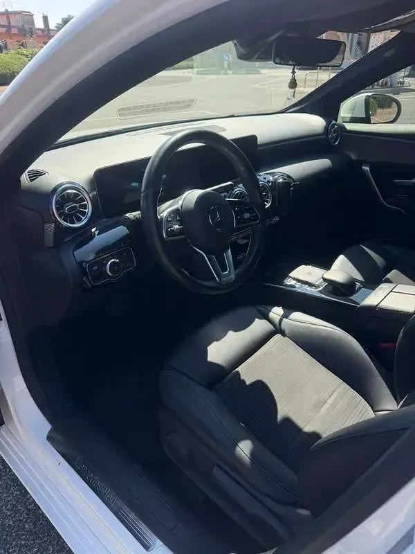 Usata Mercedes A180 Business 116 CV (85 kW) 2019 Bianco Berlina
