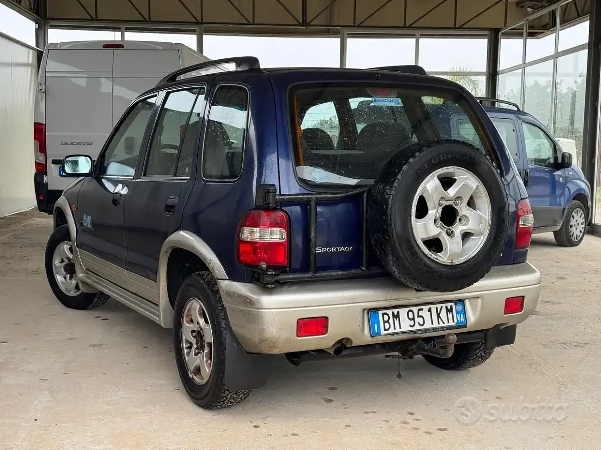 Usata Kia Sportage 83 CV (61 kW) 2000 Blu SUV