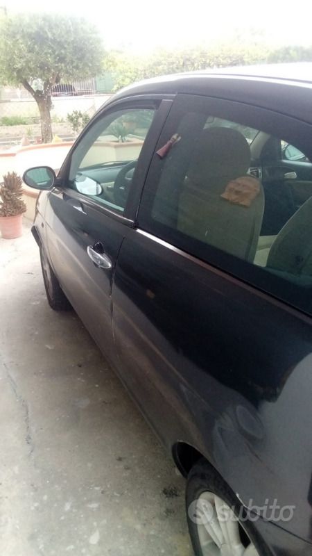 Usata 2005 Lancia Ypsilon Due volumi | 1500 € (Super prezzo) - Immagine 1/4