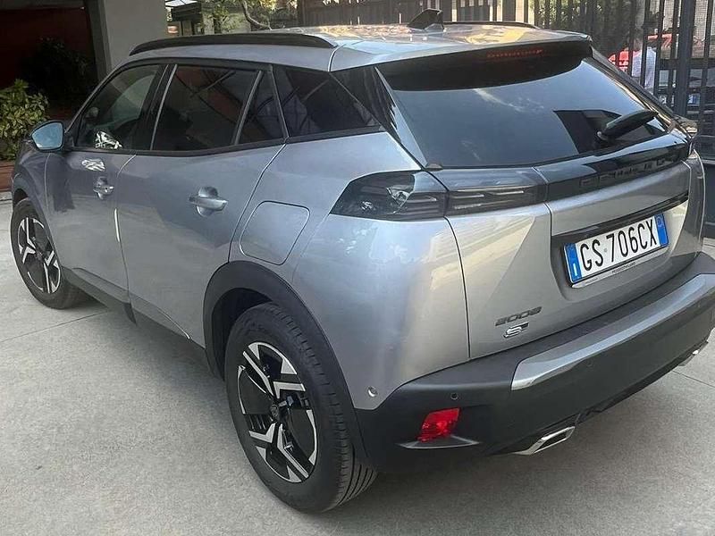 Usata Peugeot 2008 Allure 131 CV (96 kW) 2023 Argento SUV