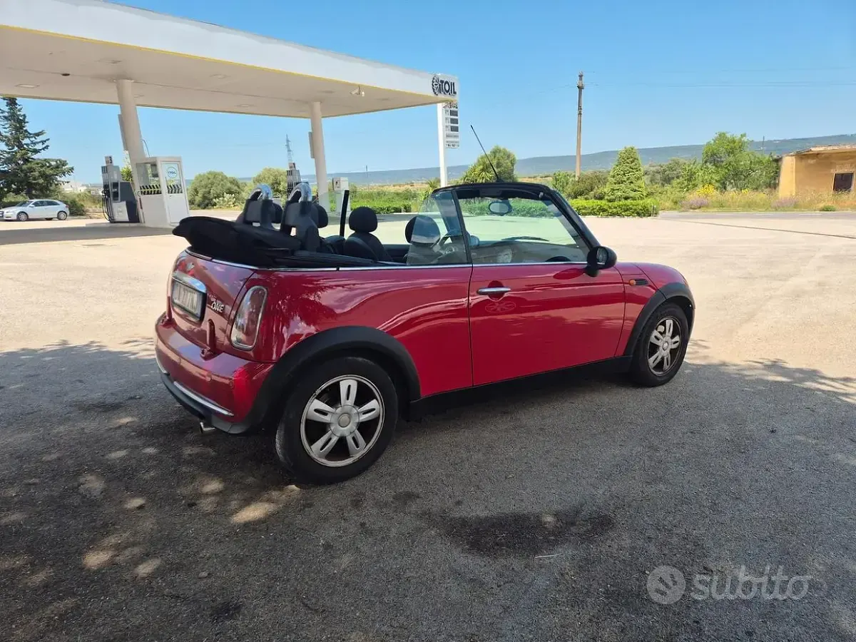 Usata Mini One Cabriolet 90 CV (66 kW) 2006 Rosso Cabrio