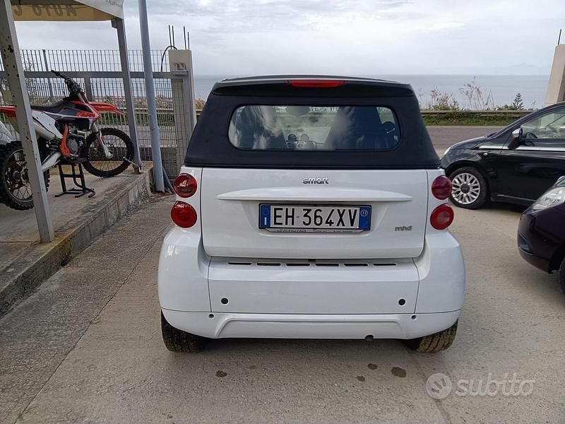 Usata Smart ForTwo Cabrio Pulse 71 CV (52 kW) 2011 Bianco Cabrio