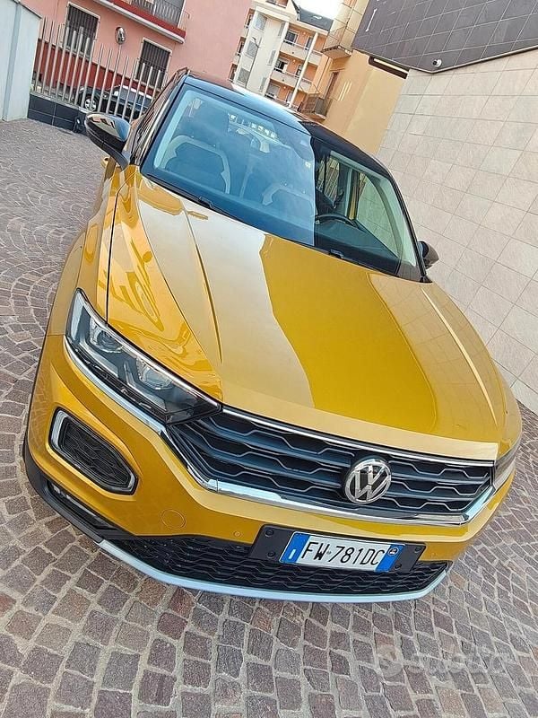 Usata VW T-Roc 149 CV (109 kW) 2019 Giallo SUV