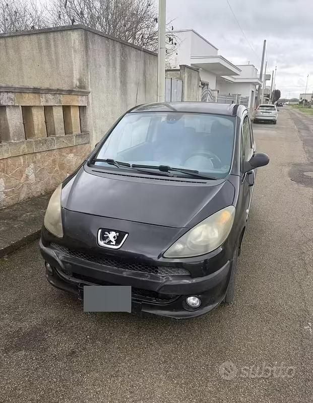 Usata Peugeot 1007 70 CV (51 kW) 2006 Nero Monovolume