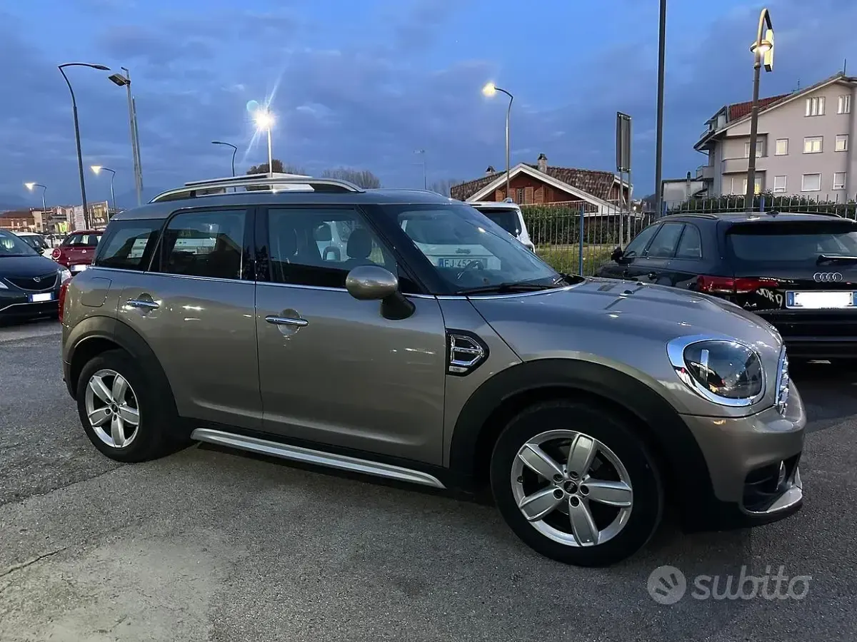 Usata Mini Cooper D Countryman Business 116 CV (85 kW) 2018 Grigio SUV