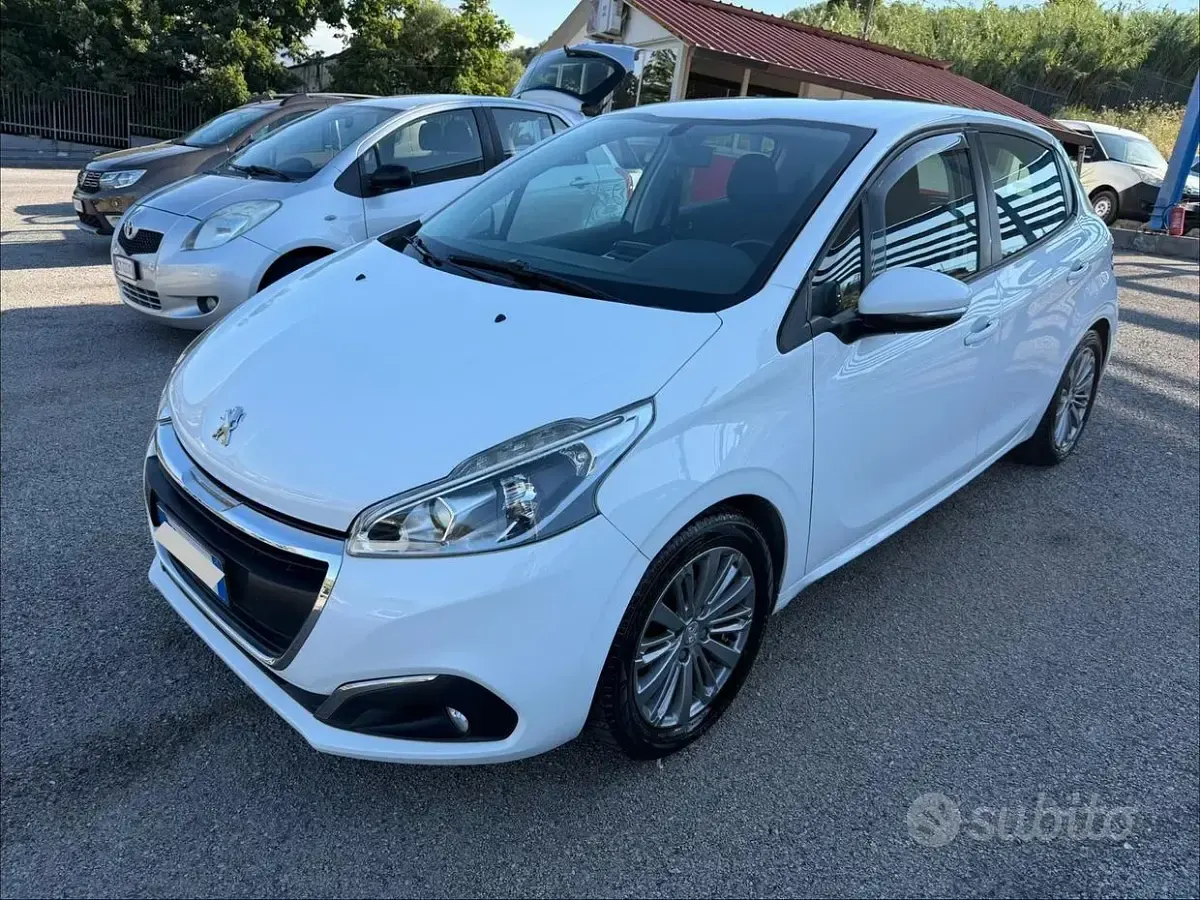 Usata Peugeot 208 Allure 75 CV (55 kW) 2016 Bianco Utilitaria