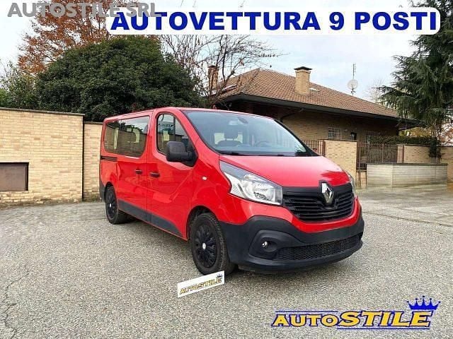 Usata Renault Trafic 125 CV (91 kW) 2015 Rosso Monovolume