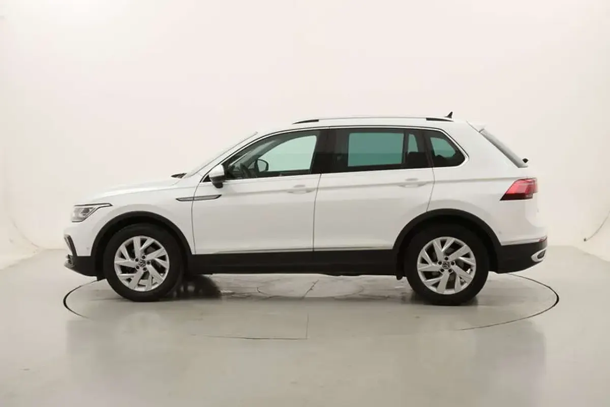 Usata VW Tiguan Elegance 150 CV (110 kW) 2022 Bianco SUV