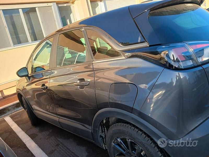 Usata Opel Crossland Edition 110 CV (80 kW) 2022 Grigio SUV