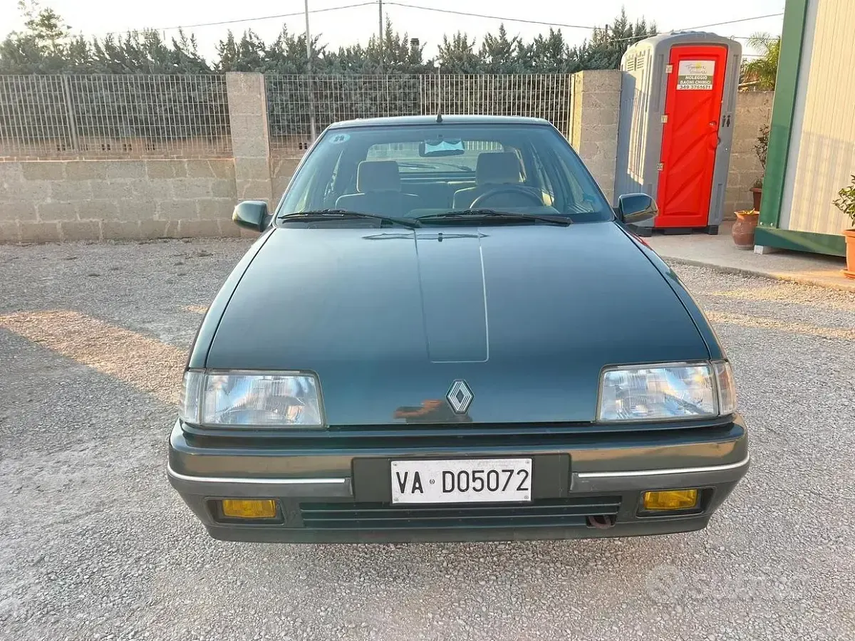 Usata Renault 19 54 CV (39 kW) 1991 Verde Berlina