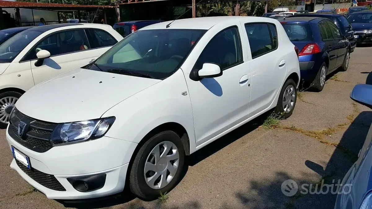 Usata Dacia Sandero Lauréate 75 CV (55 kW) 2017 Bianco Berlina
