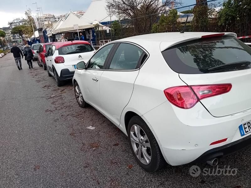Usata Alfa Romeo Giulietta 109 CV (80 kW) 2013 Bianco Utilitaria