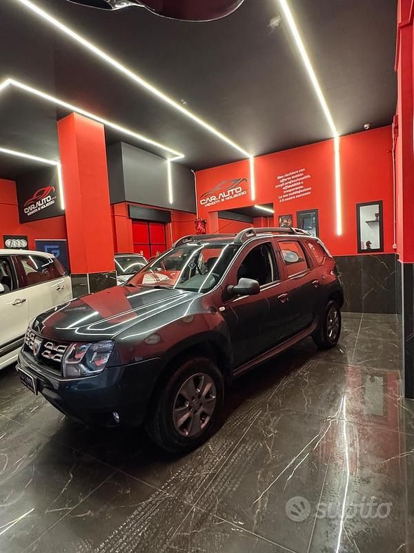 Usata Dacia Duster Lauréate 110 CV (80 kW) 2014 Grigio SUV