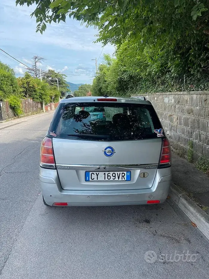 Usata Opel Zafira 120 CV (88 kW) 2006 Monovolume
