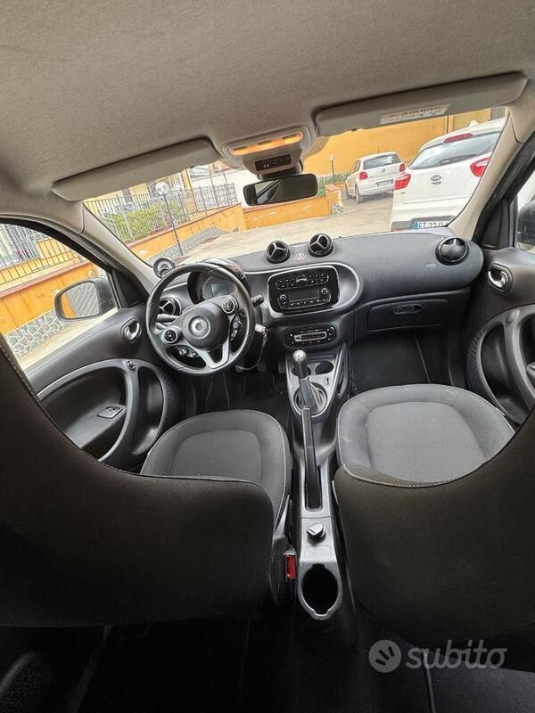 Usata Smart ForFour 75 CV (55 kW) 2016 Nero Utilitaria