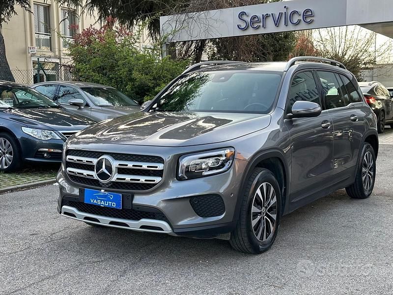 Usata Mercedes GLB200 150 CV (110 kW) 2022 Grigio SUV