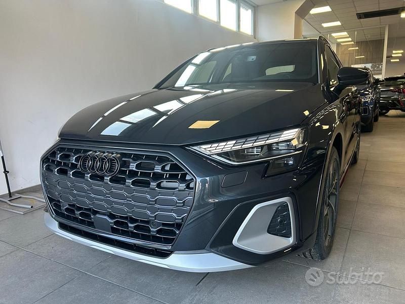 Nuova Audi A3 Comfort 150 CV (110 kW) 2025 Grigio Berlina