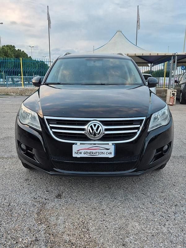 Nero Usata 2011 VW Tiguan R-line SUV | 8900 € (Ottimo prezzo) - Immagine 1/4