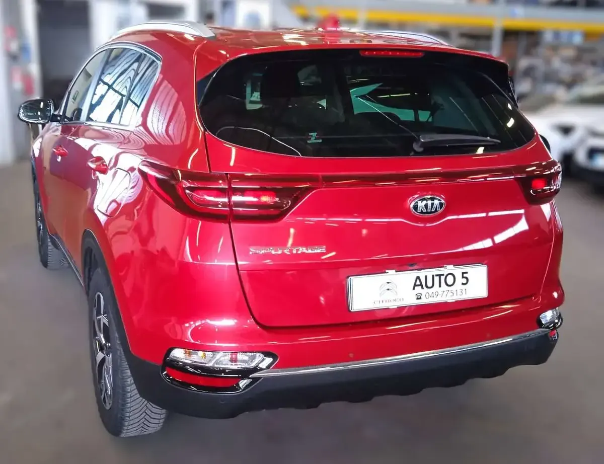 Usata Kia Sportage 116 CV (85 kW) 2019 Ruby red SUV