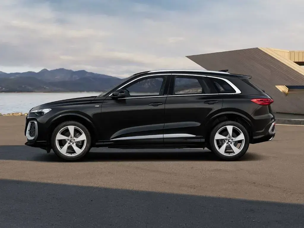 Nuova Audi Q5 Business 204 CV (150 kW) 2026 Nero mito metallizzato SUV