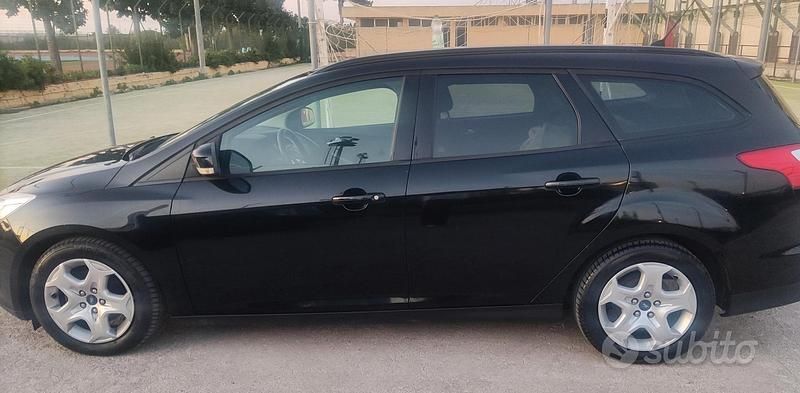 Usata Ford Focus 90 CV (66 kW) 2014 Nero Berlina