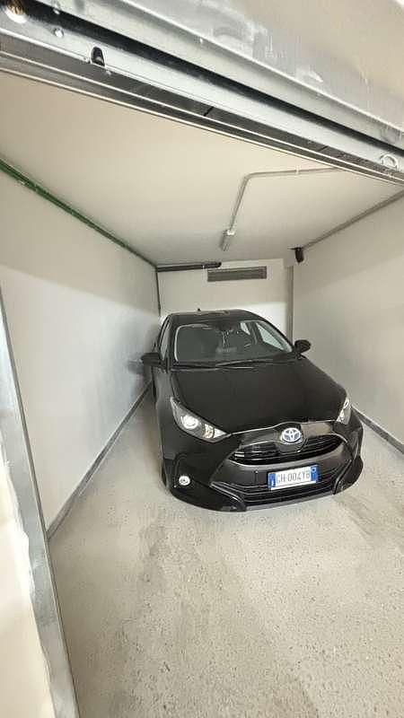 Usata Toyota Yaris Hybrid Active 92 CV (67 kW) 2022 Berlina