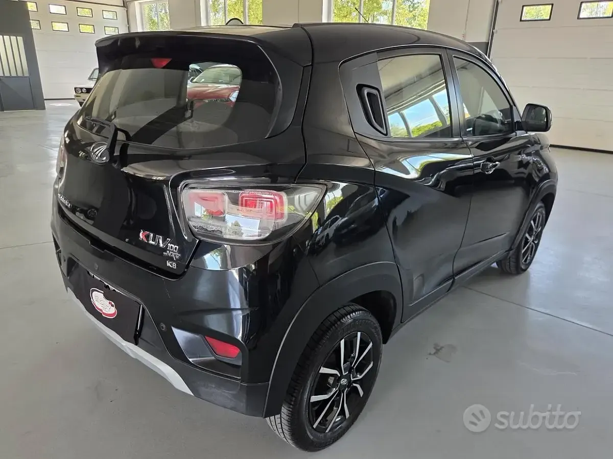 Usata Mahindra KUV100 87 CV (63 kW) 2020 Nero SUV