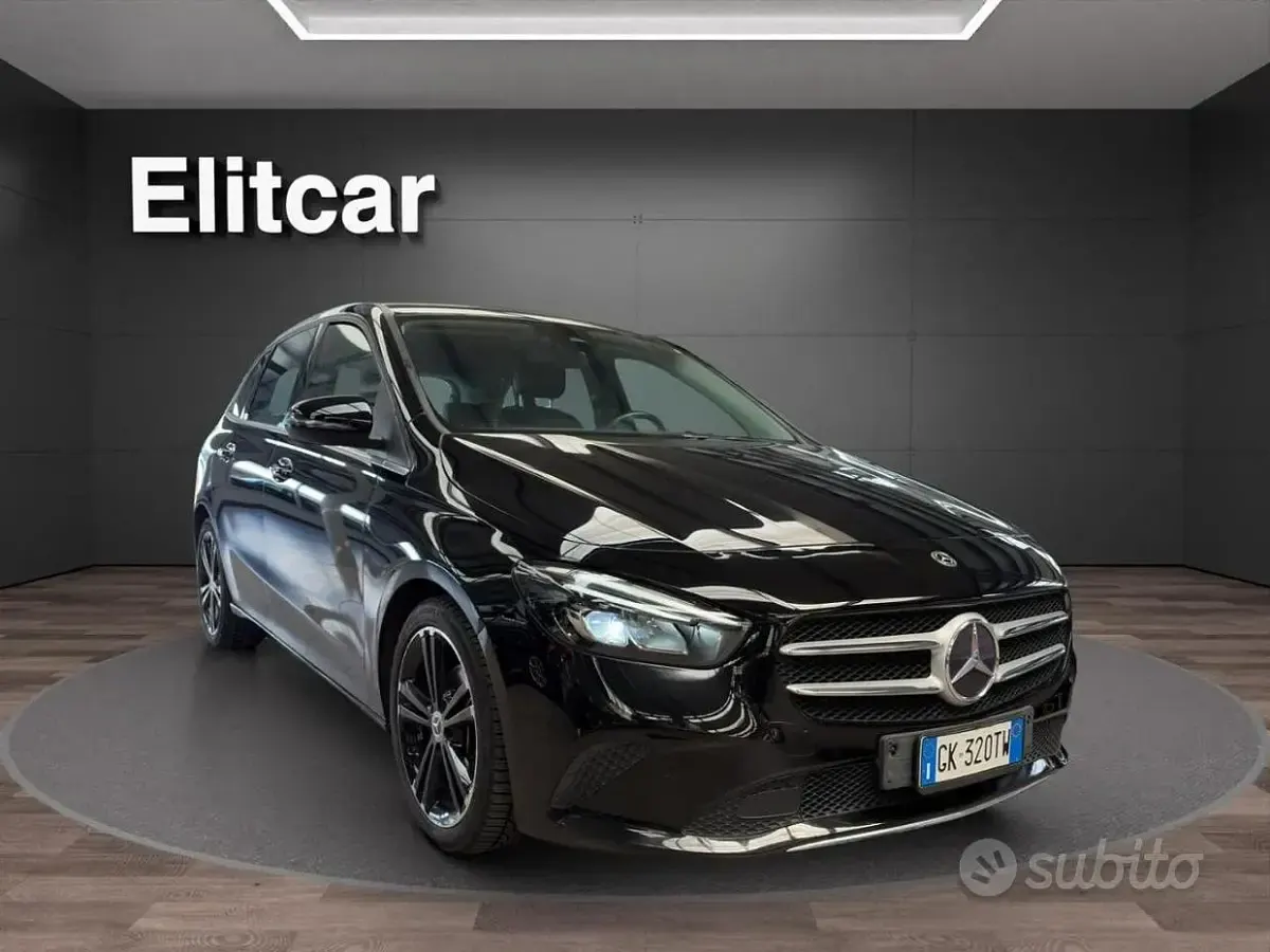 Usata Mercedes B180 136 CV (100 kW) 2021 Nero Utilitaria