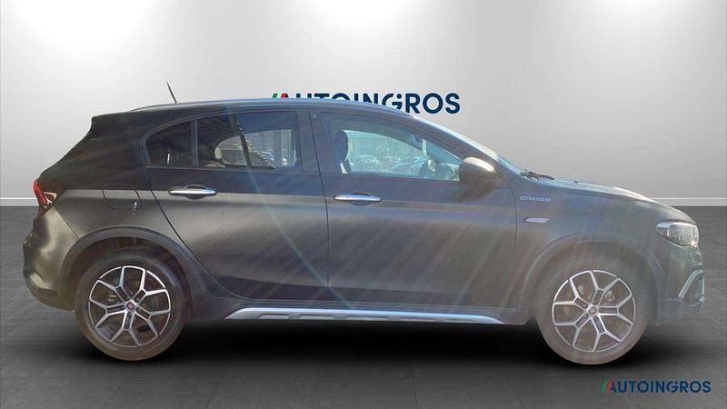 Usata Fiat Tipo Cross 131 CV (96 kW) 2023 Nero Berlina
