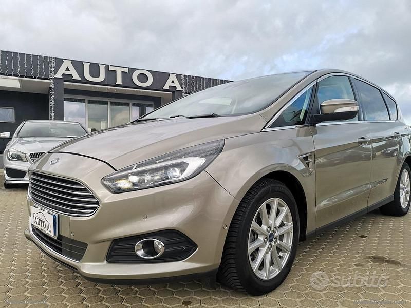 Usata Ford S-MAX S 180 CV (132 kW) 2015 Grigio Monovolume