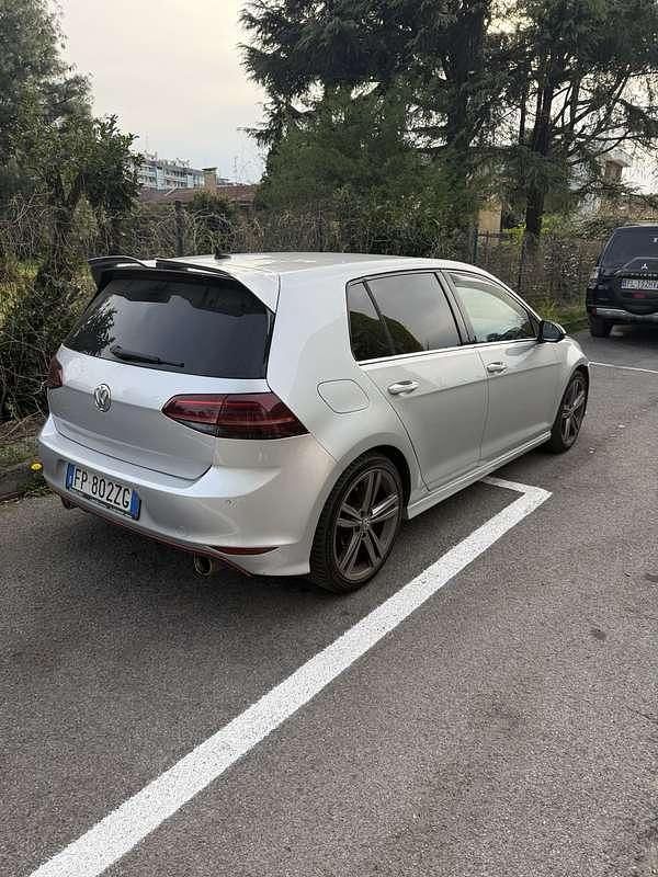 Usata VW Golf VII Highline 110 CV (80 kW) 2016 Berlina
