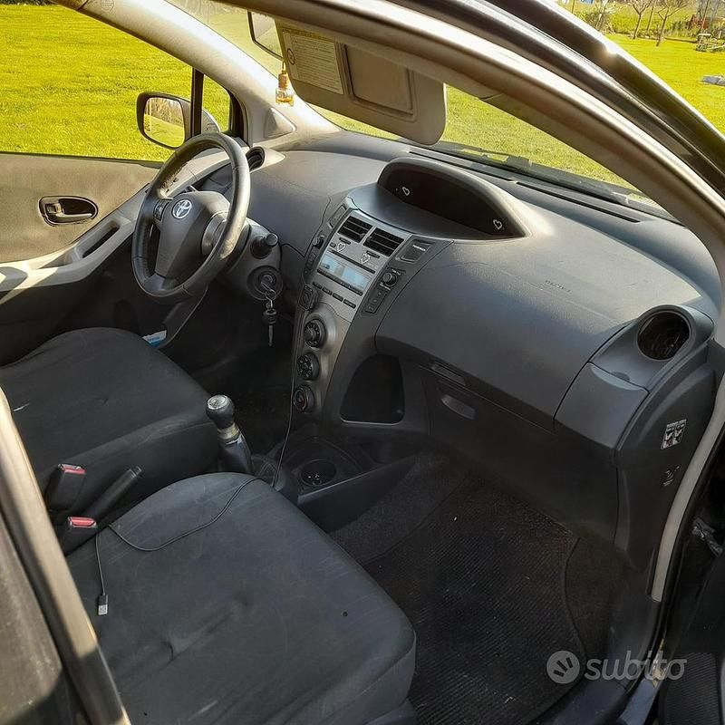 Usata Toyota Yaris 2009 Nero Utilitaria