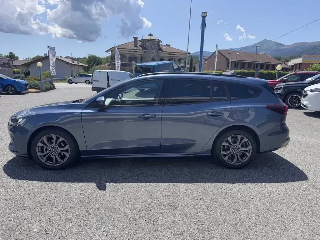 Usata Ford Focus ST-Line X 125 CV (91 kW) 2022 Blue metallic Station wagon