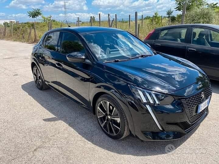 Usata Peugeot 208 GT 102 CV (75 kW) 2023 Nero Utilitaria