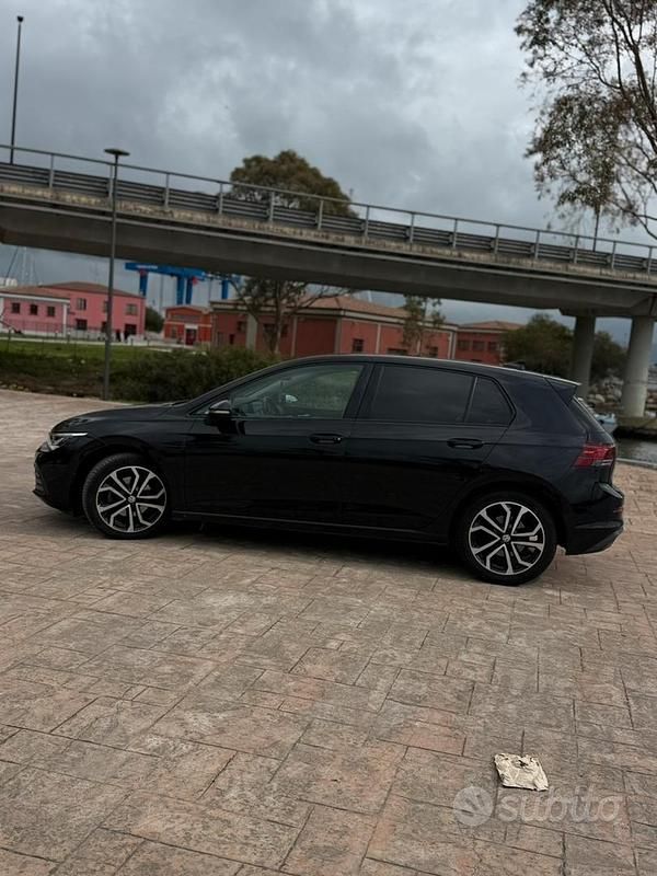 Usata VW Golf VIII 150 CV (110 kW) 2024 Nero Berlina