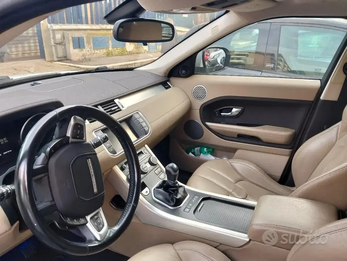 Usata Land Rover Range Rover evoque 150 CV (110 kW) 2012 Bianco SUV